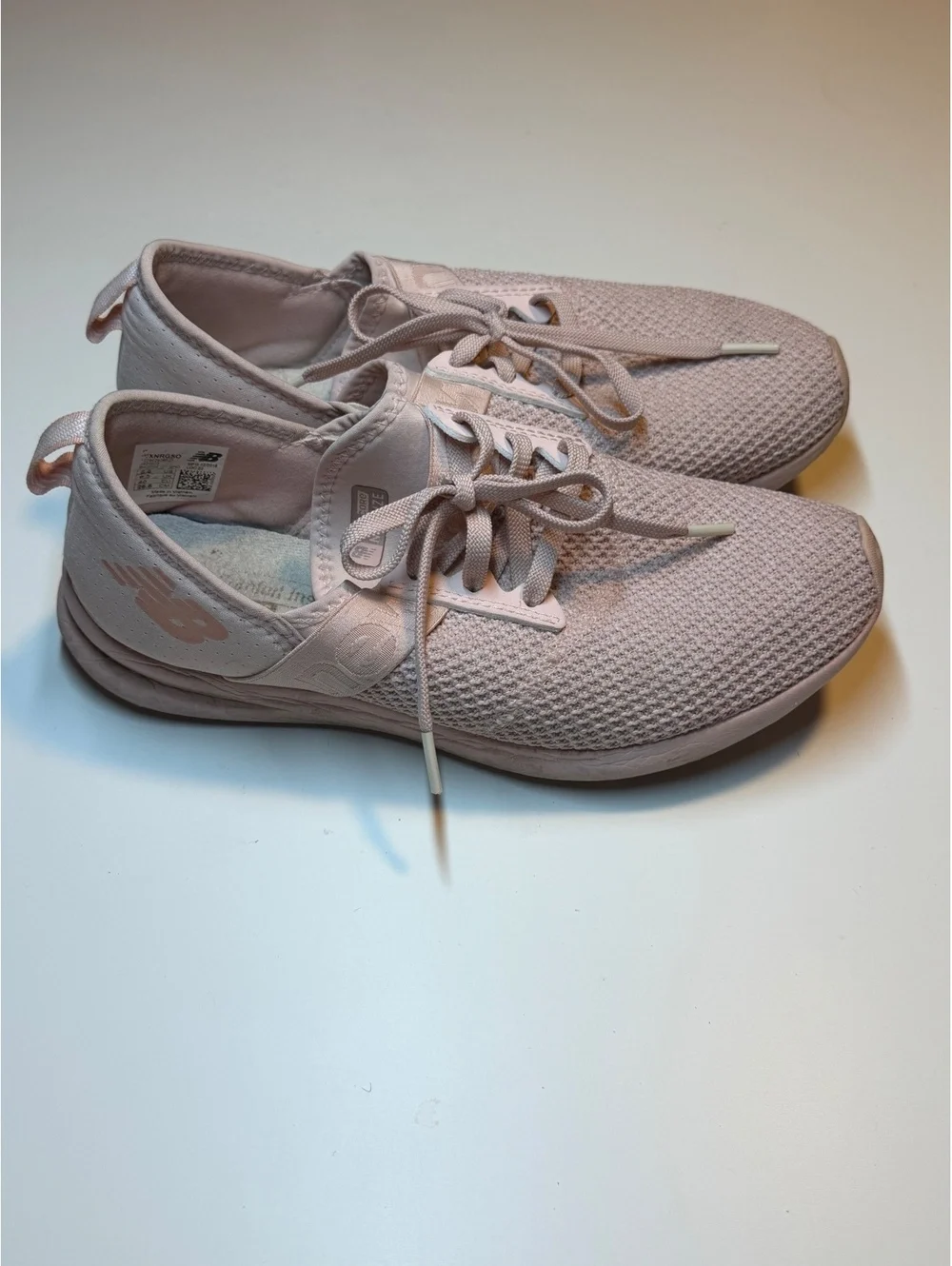 Women’s 8.5 light pink new balance